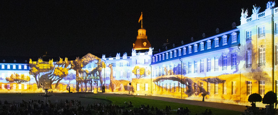 Maxin10sity: „Our only blue One', Schlosslichtspiele Karlsruhe 2019, Foto: KME/Jürgen Rösner Foto_Schlosslichtspiele_Karlsruhe_Sommer_2018